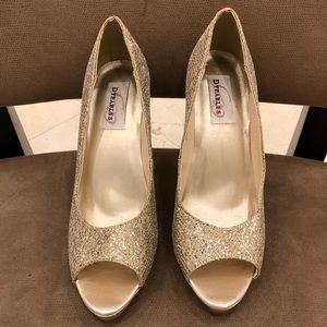 Gold shimmer platform peep toe pump